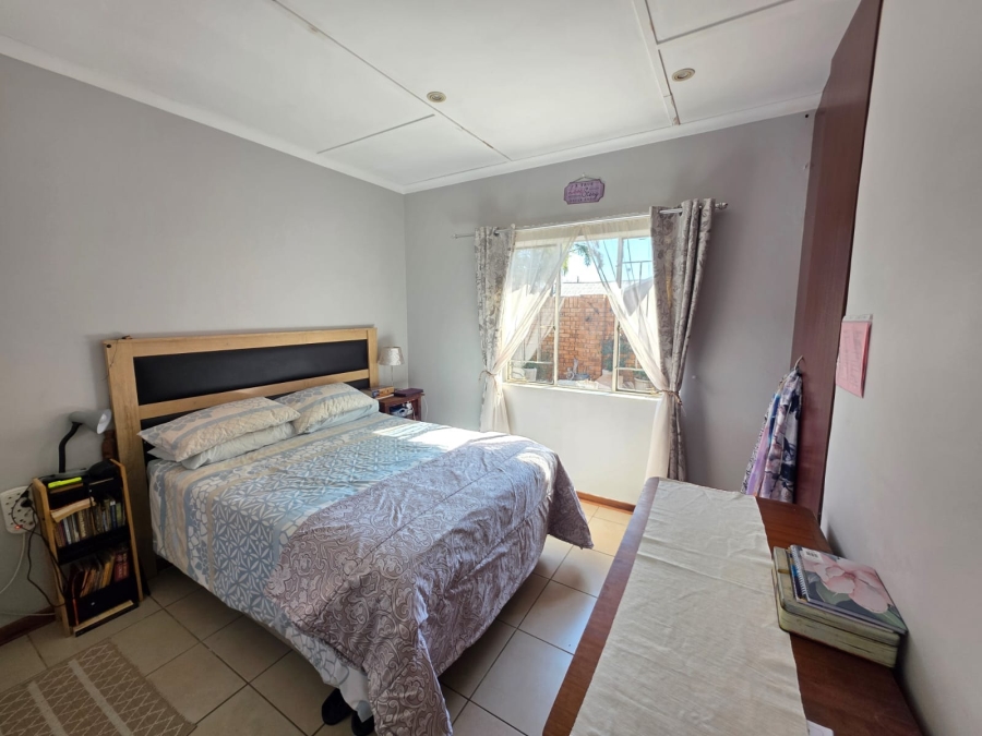 2 Bedroom Property for Sale in Verwoerdpark Northern Cape
